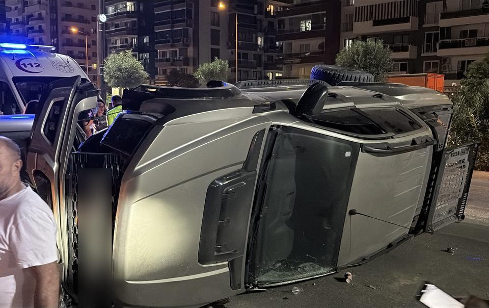 MAKAS ATAN SÜRÜCÜ 5 ARACA ÇARPIP KAYIPLARA KARIŞTI