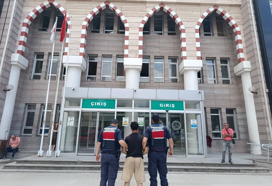 Aydın’da nefes kesen kaçış: Jet-skiyi bırakıp ormana kaçtılar