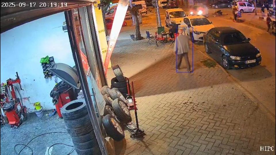 Alkollü sürücünün kullandığı otomobil elektrikli bisiklete çarptı: 1 yaralı