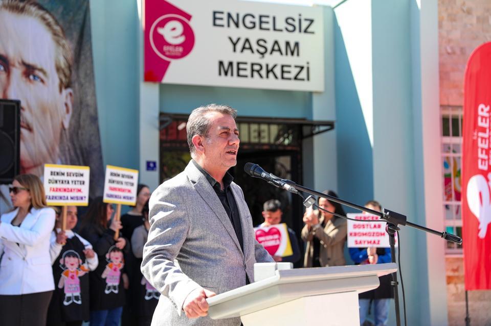 Efeler'de hizmetin adı Başkan Yetişkin