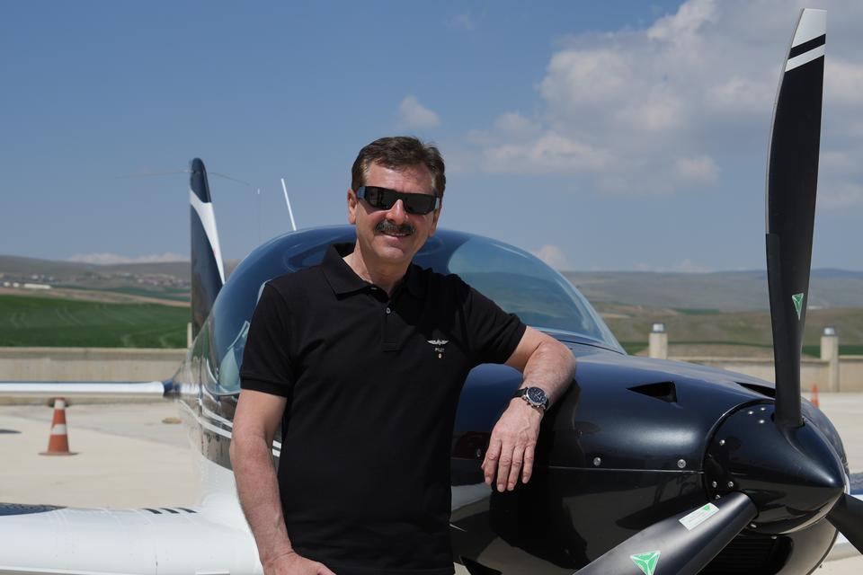 23 NİSAN'DA PİLOT KOLTUĞUNA GEÇEN ÇOCUKLAR ANKARA SEMALARINDA UÇTU