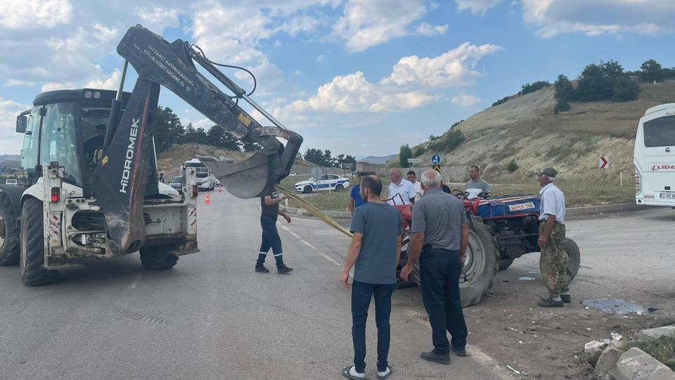 Traktör kazaya karıştı