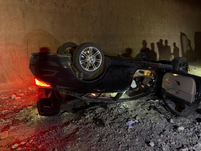 Şarampole devrilen otomobilin sürücüsü yaralandı