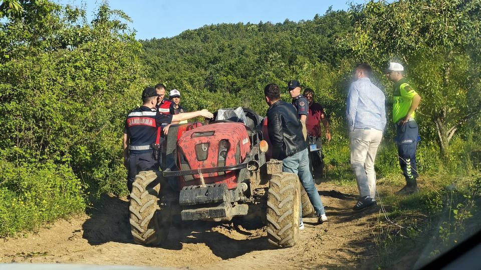 Büyük acı...Babasının kullandığı traktörün altında kaldı