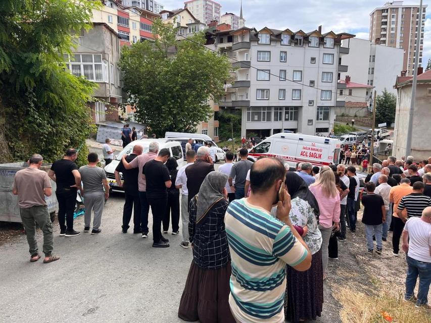 Yer kavgası kanlı bitti! Ağabeyi, yengesi ve yeğenini öldürdü