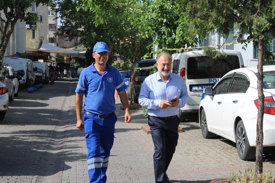 BULDUĞU PARA DOLU POŞETİ, HİÇ DÜŞÜNMEDEN SAHİBİNE TESLİM ETTİ TEMİZLİK GÖREVLİSİ ŞENSES: "HARAMDA GÖZÜMÜZ YOK" AYDIN BÜYÜKŞEHİR BELEDİYESİ PERSONELİNDEN ÖRNEK DAVRANIŞ