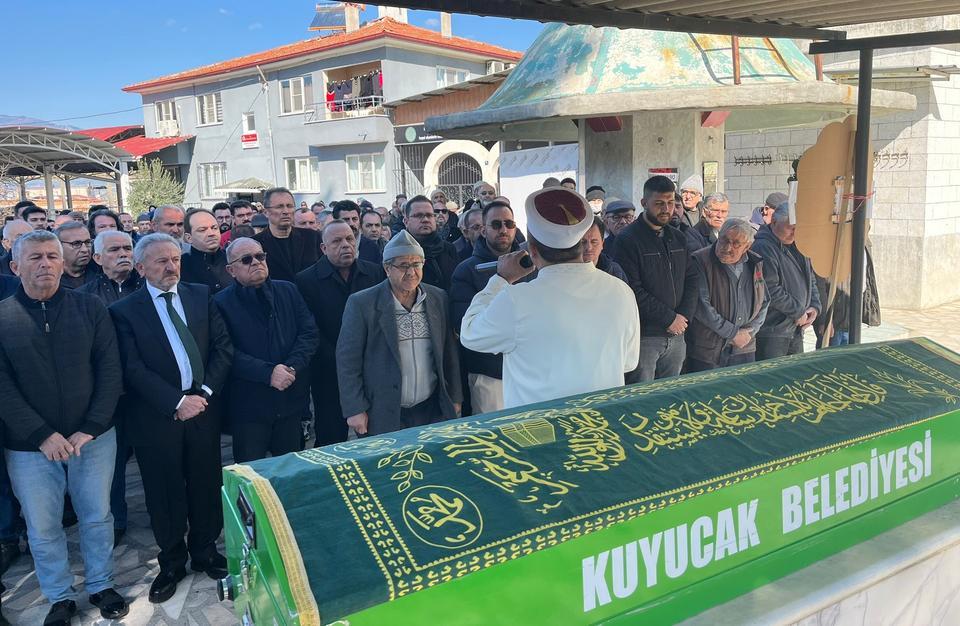 DEVE GÜREŞİ İZLERKEN HAYATINI KAYBEDEN GERÇEKER, SON YOLCULUĞUNA UĞURLANDI