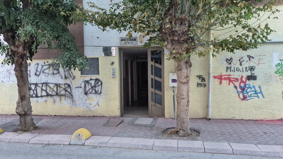 Apartman deposunda şüpheli ölüm