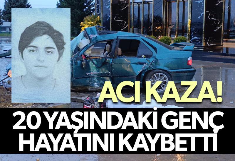 Kontrolden çıkan otomobil reklam panosuna çarptı: 1 ölü, 2 yaralı