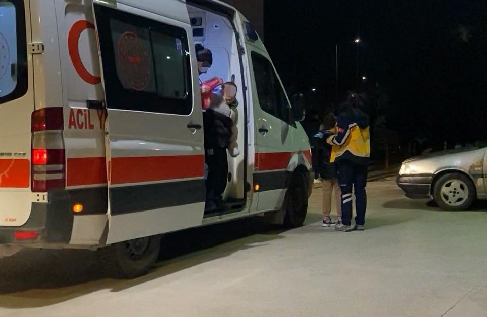 Tavuk döner yiyen 25 kişi zehirlendi