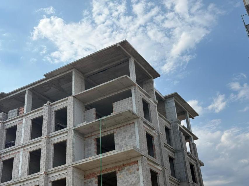 İnşaatta üzerine beton blok düşen işçi hayatını kaybetti