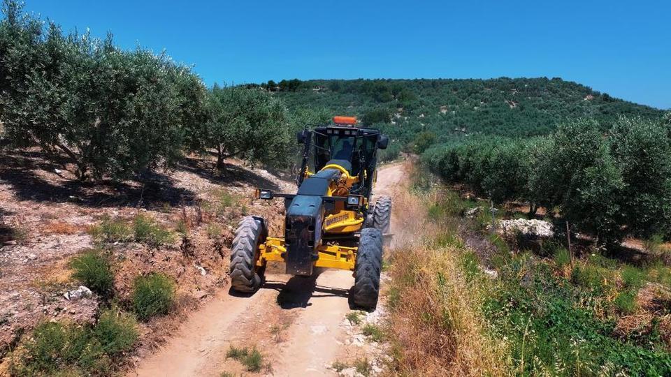 Didim’de yol çalışmaları sürüyor