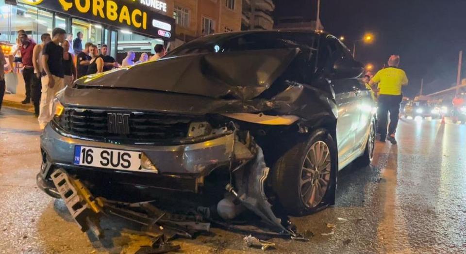 Alkollü sürücü makas atarken kaza yaptı