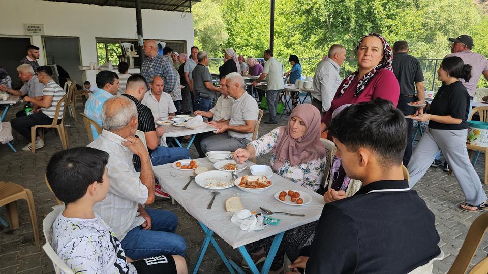 MAHALLE SAKİNLERİ GELENEKSEL KÖY BULUŞMASI'NDA BİR ARAYA GELDİ