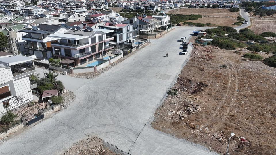 Didim Belediyesi parke taşı döşeme çalışmalarını sürdürüyor