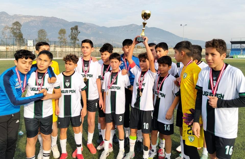 Şampiyon Buharkent kupasına kavuştu