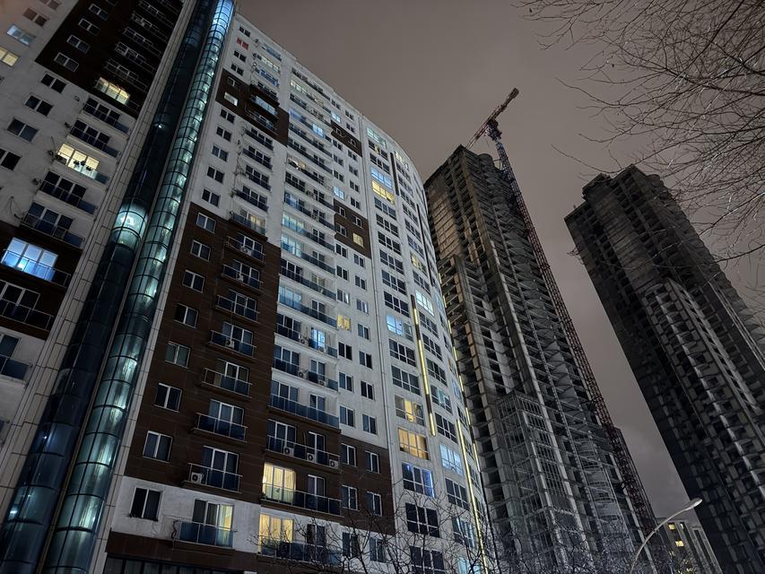 Bir sitede 2 kişi silahla vurulmuş halde ölü bulundu