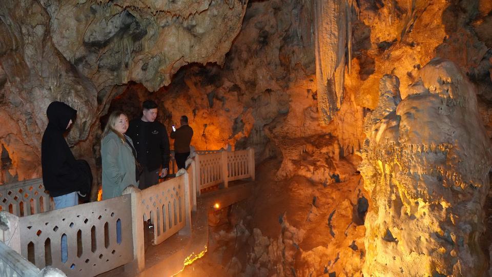 Türkiye'nin ilk turistik mağarası İnsuyu, fosil haline geldi