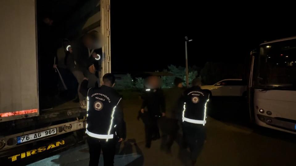Göçmen kaçakçılığına geçit yok: 6 kişi tutuklandı