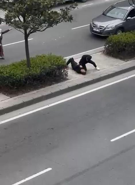 BABASINI TEK YUMRUKLA BAYILTTI