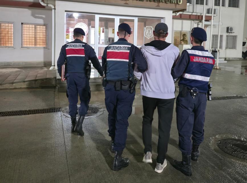 Aydın’da aranan şüpheli jandarmadan kaçamadı