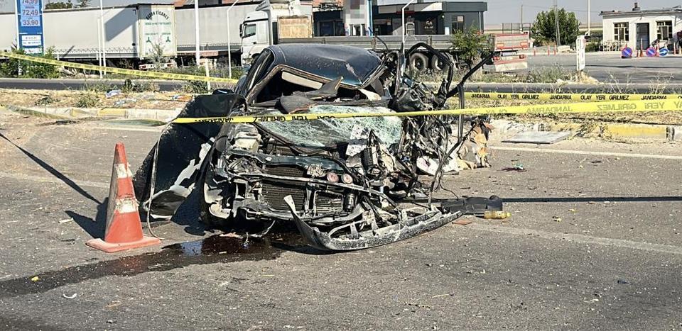 Otomobil takla attı: 2 ölü, 2 ağır yaralı