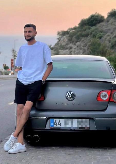 Feci kazada motosiklet sürücüsü öldü, 2 polis yaralandı