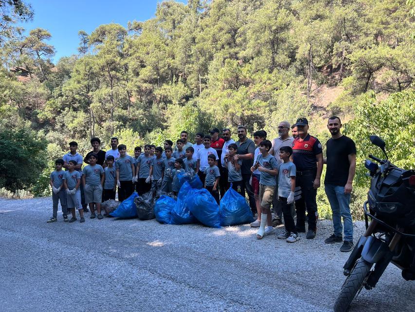 Aydın’da gençler hadislerle temizliğe davet edildi