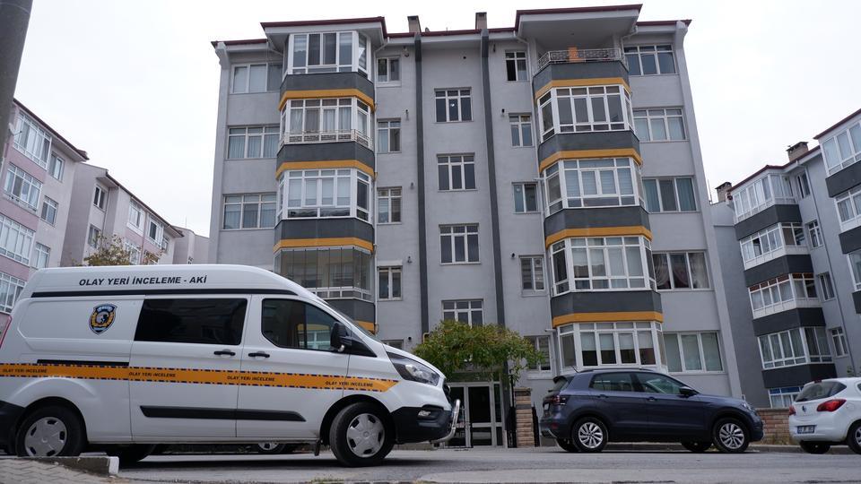 5'İNCİ KATTAN DÜŞEN BEBEK HAYATINI KAYBETTİ