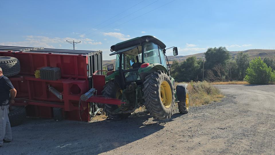 Traktör bu kez otobüsle çarpıştı, kaza ucuz atlatıldı