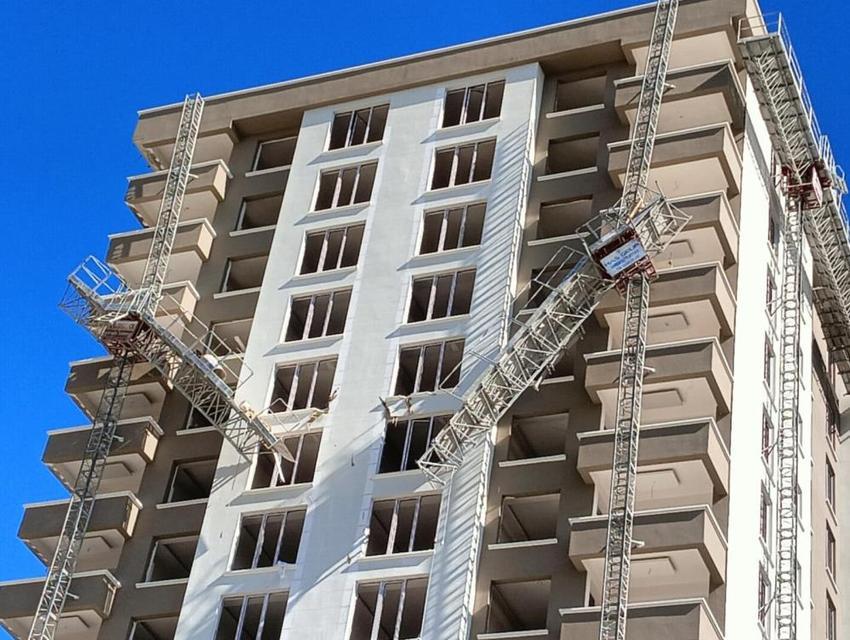 Yük asansöründen düşen inşaat işçisi kuzenler hayatını kaybetti