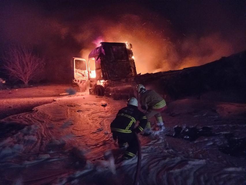 Alevlere teslim olan tır kullanılamaz hale geldi