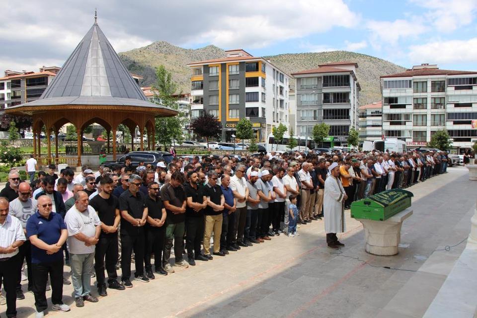 Sınıfta fenalaşan öğretmenden acı haber! Detay yürek burktu