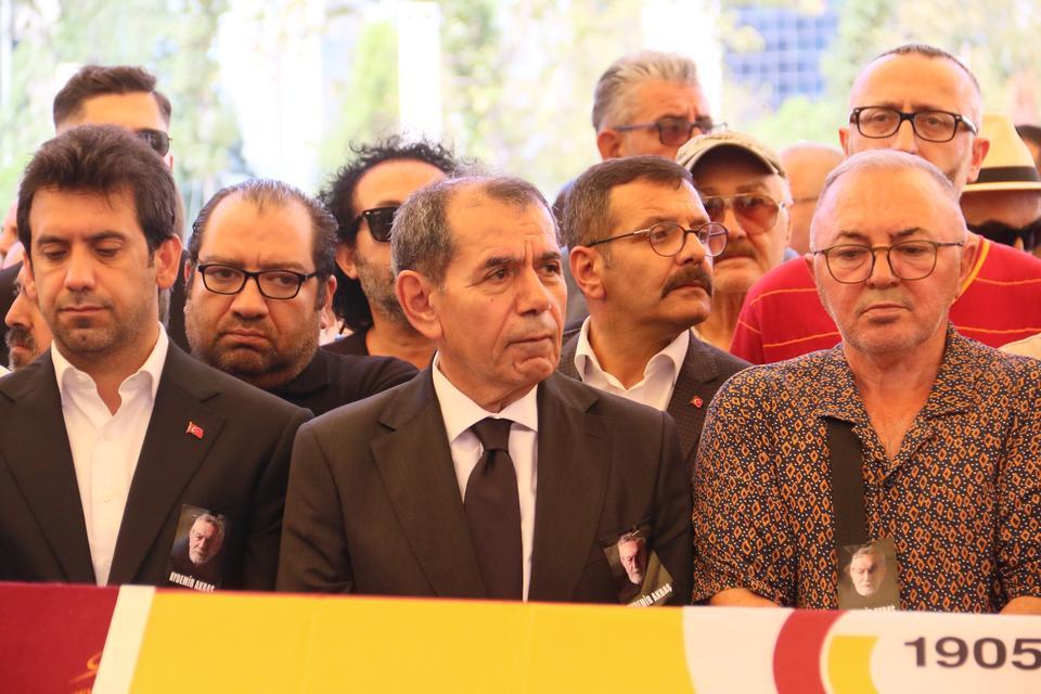 AYDEMİR AKBAŞ SON YOLCULUĞUNA UĞURLANDI
