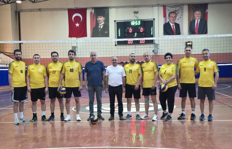 Köşk İlçe MEM, Çine'yi set vermeden yarı finale yükseldi