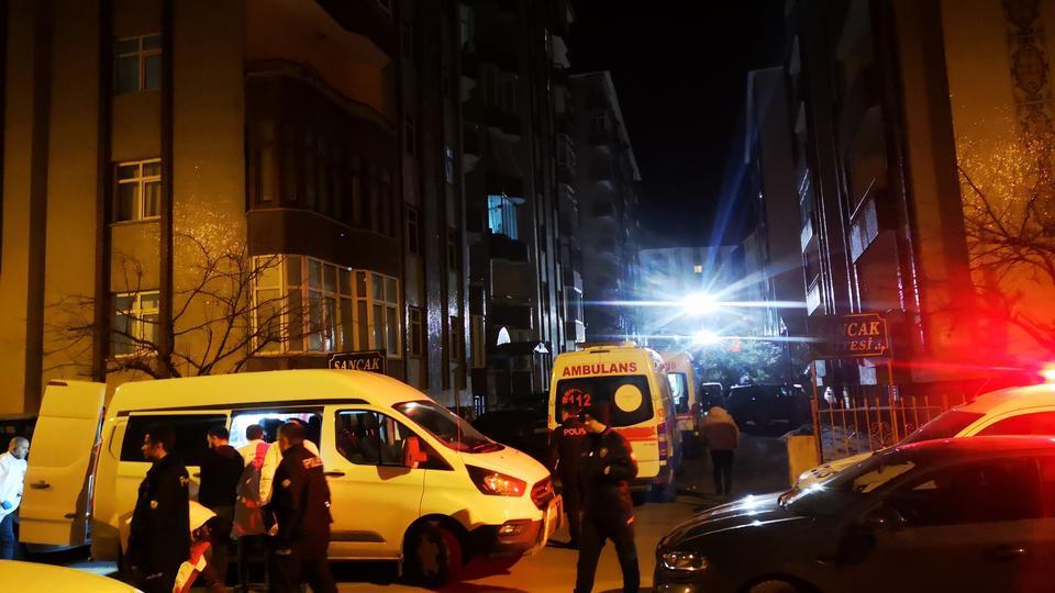 ERZURUM'DA ÖĞRETMEN, TARTIŞTIĞI EŞİNİ VE KIZINI BIÇAKLA ÖLDÜRDÜ KISKANÇLIK TARTIŞMASI CİNAYETLE SONUÇLANDI