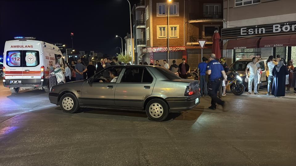 Karşıdan karşıya geçmeye çalışan çocuğa motosikletin çarptı