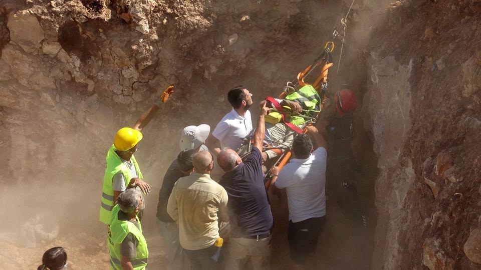 Koluna demir saplanan işçi için mücadele başlatıldı