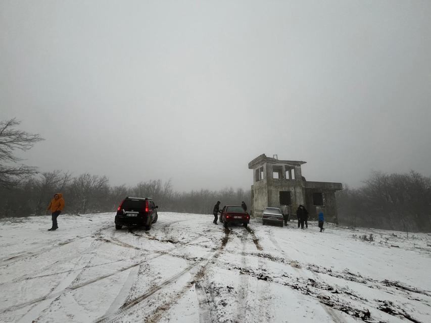 Çanakkale'de mevsimin ilk karı yağdı