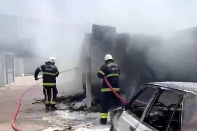 Konteyner Kent'te yangın: 5 konteyner ile 1 araç yandı