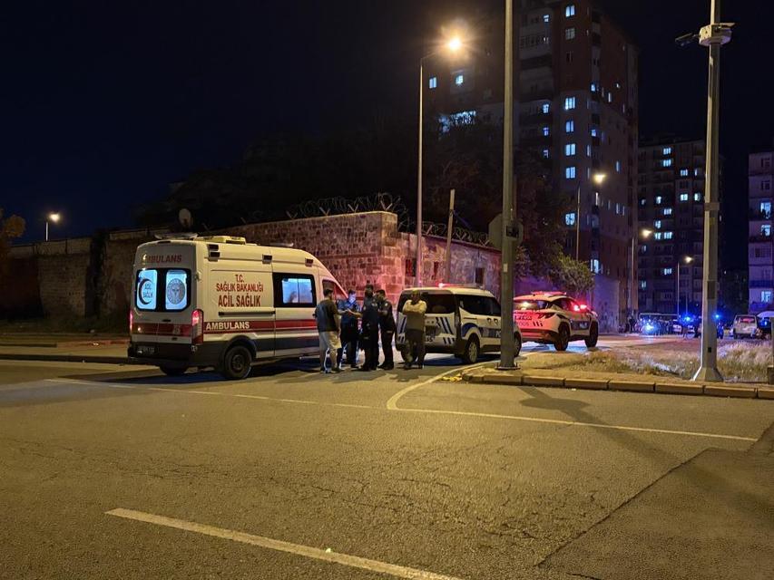 Torpil kavgasında ortalık karıştı! Satırlar çekildi, yaralılar var
