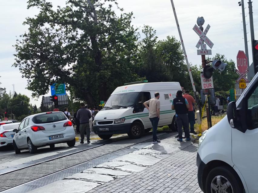 . Sağlık ekipleri Arda Kuzu'nun olay yerinde hayatını kaybettiğini belirledi.