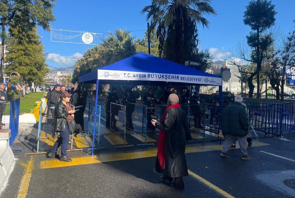 Erdoğan’ın Aydın programı öncesi vatandaşlar alana alınmaya başlandı