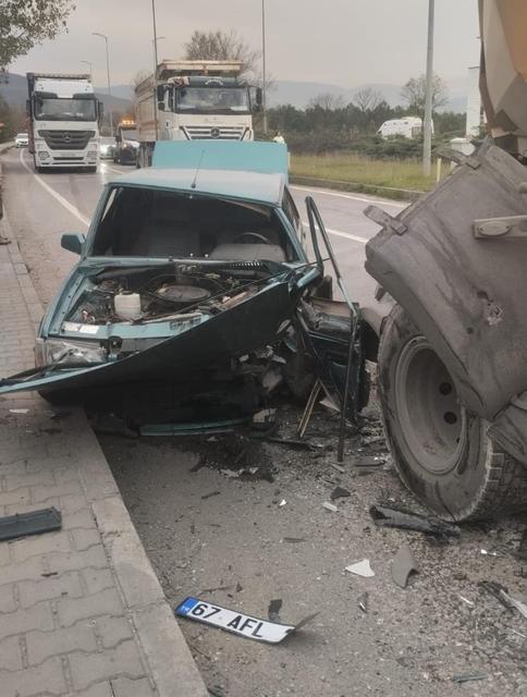 Tır, otomobile çarptı; 1 yaralı