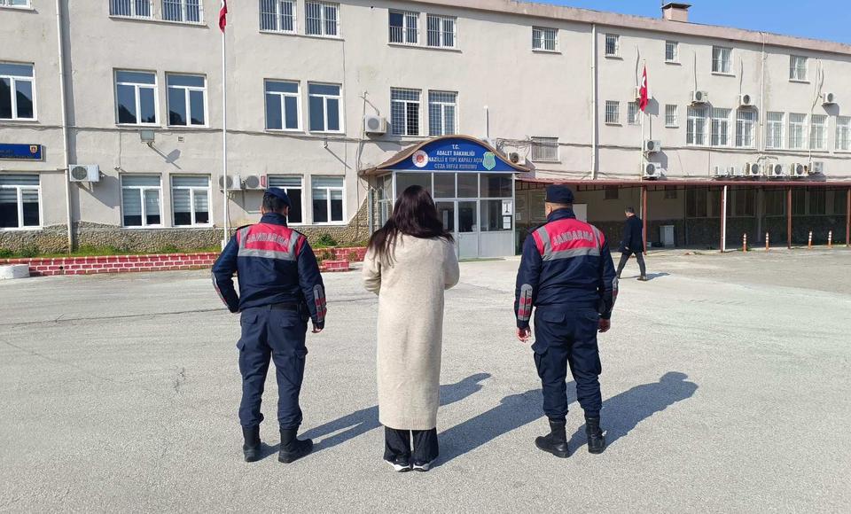 Aydın’da fuhuş suçlarından aranan kadın yakalandı