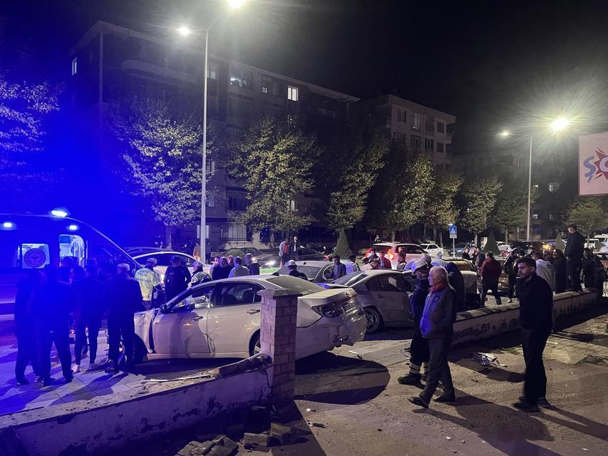 Feci kazada 4 kişi yaralandı