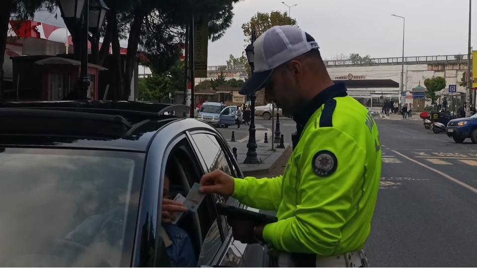 Muayenesiz ve cam filmli araçlara ceza