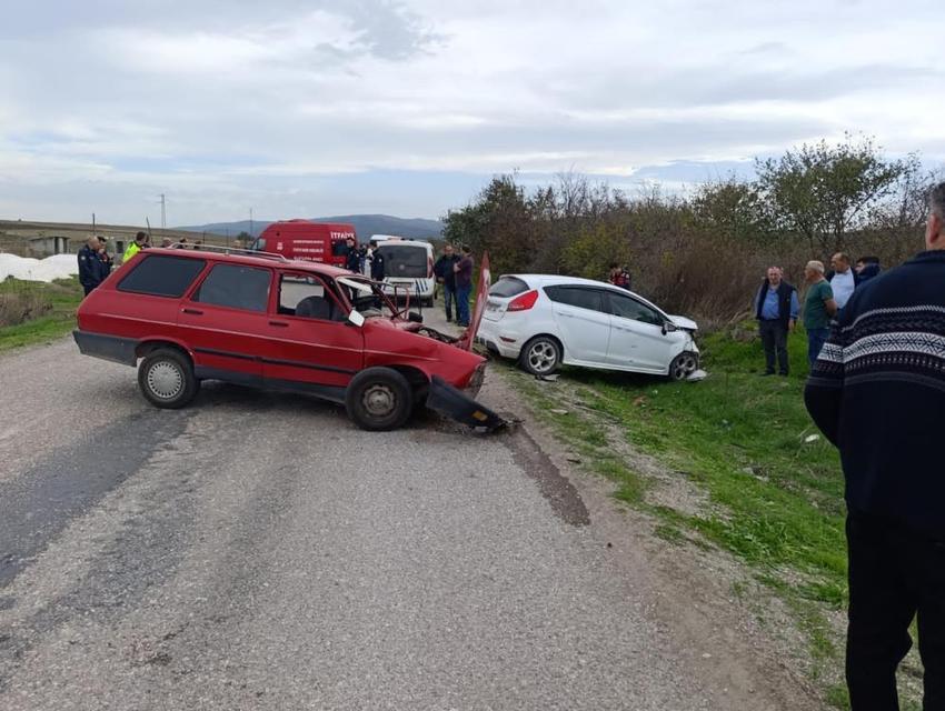Kazada ağır yaralanan sürücü hayatını kaybetti