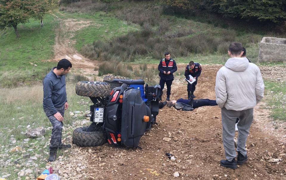 Erdek'te ATV devrildi: 2 yaralı