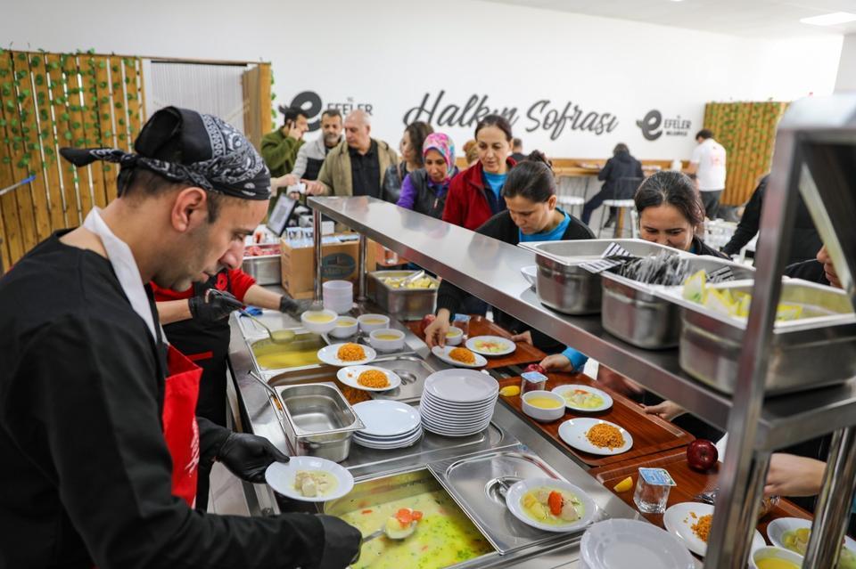 Aydın'ın ilk Kent Lokantası misafirlerini ağırlamaya devam ediyor